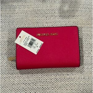 Micheal Kors wallet NWT
